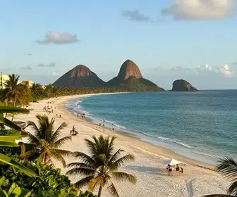 Descubra a Praia de Carro Quebrado: Um Paraíso em Maceió Descubra a Praia de Carro Quebrado: Um Paraíso em Maceió