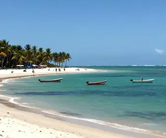 Descubra a Praia de Pajuçara em Maceió: Beleza e Encanto